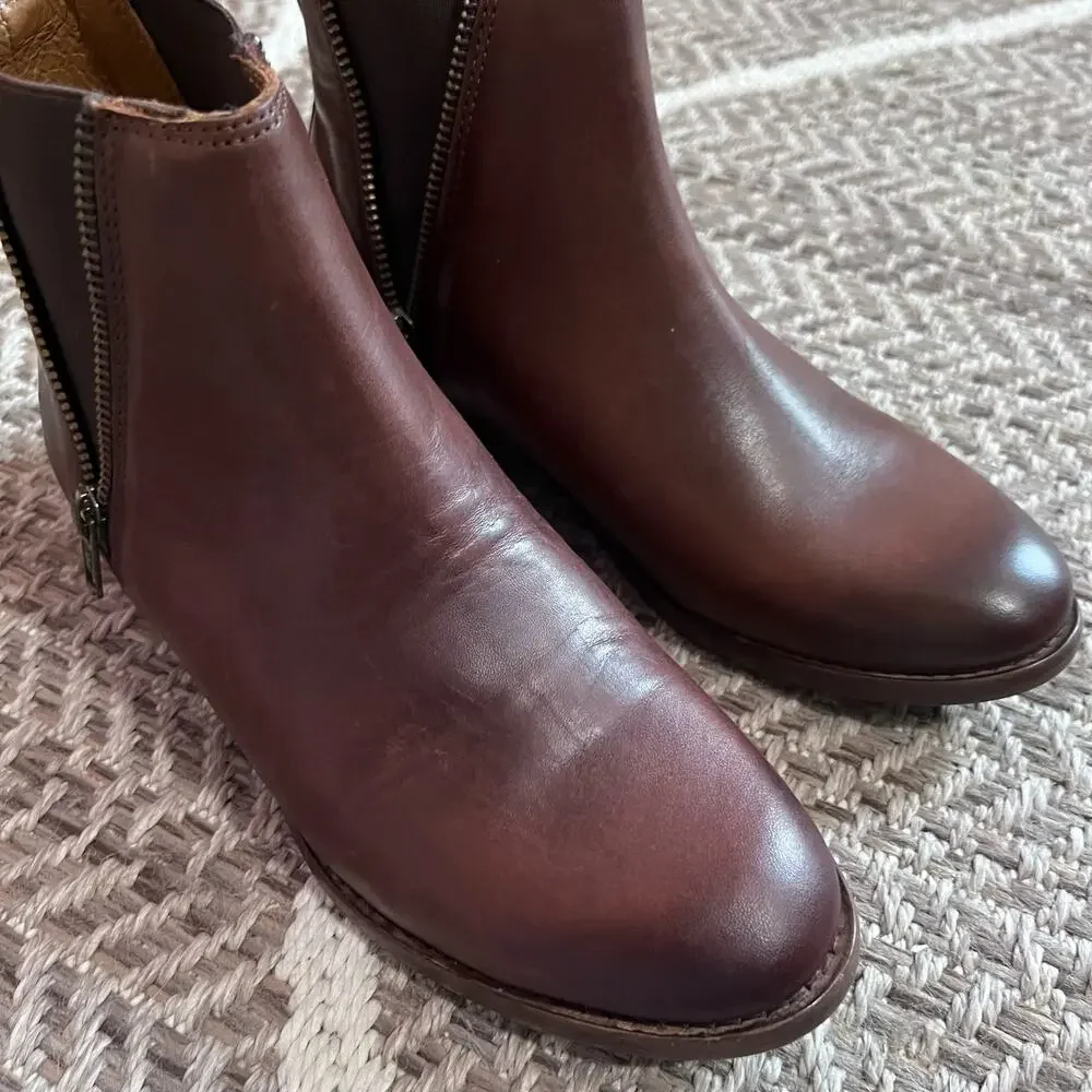 Frye Carly Zippper Chelsea Boot Sz 6.5B